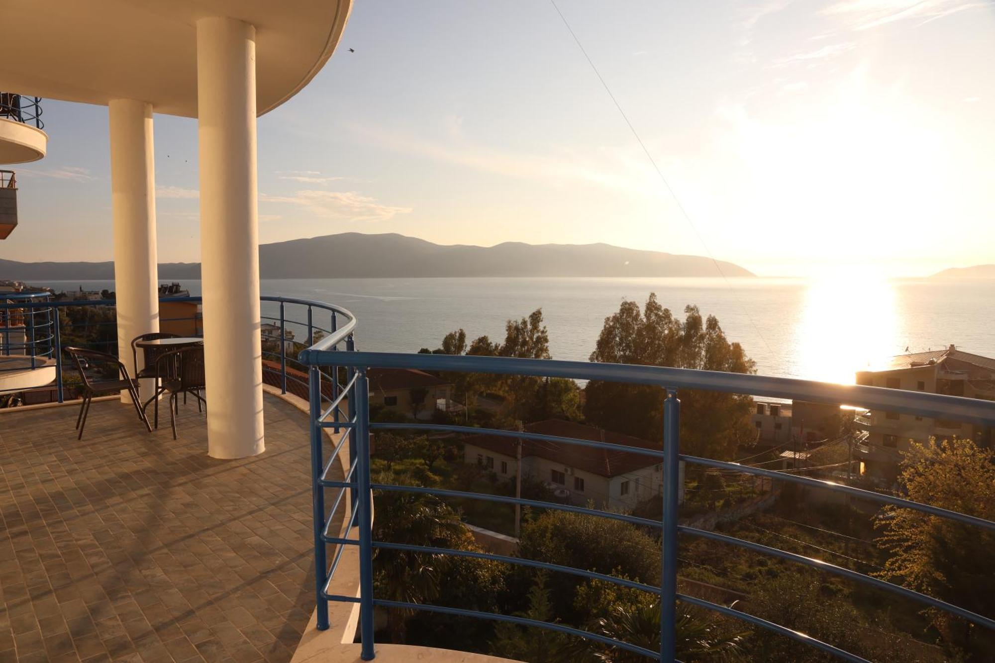 Jico Travel - Villa Colombo Vlorë Extérieur photo