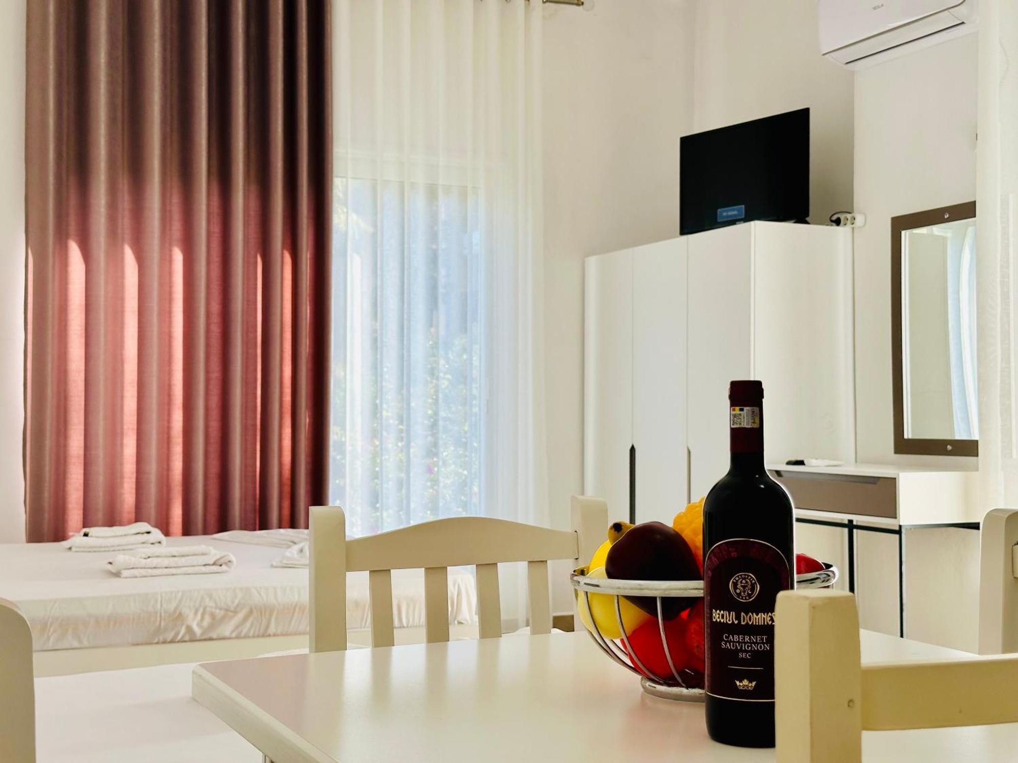 Jico Travel - Villa Colombo Vlorë Chambre photo