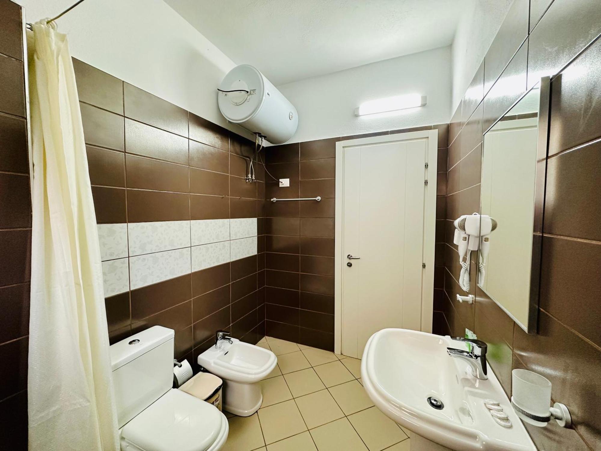 Jico Travel - Villa Colombo Vlorë Chambre photo
